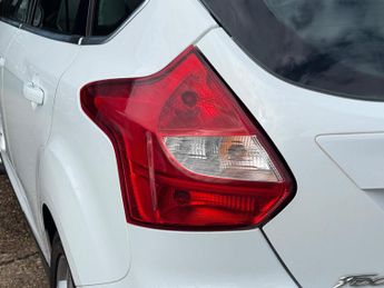 Ford Focus 1.0T EcoBoost Titanium X Euro 5 (s/s) 5dr