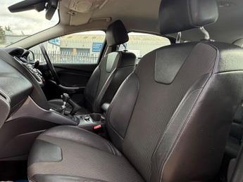 Ford Focus 1.0T EcoBoost Titanium X Euro 5 (s/s) 5dr