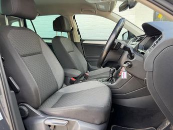 Volkswagen Tiguan 2.0 TDI SE Navigation DSG Euro 6 (s/s) 5dr