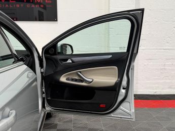Ford Mondeo 2.0 TDCi Titanium X Powershift Euro 5 5dr
