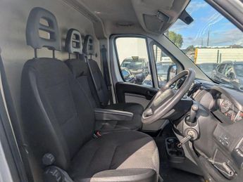 Peugeot Boxer 2.0 BlueHDi 335 Professional L3 H2 Euro 6 5dr