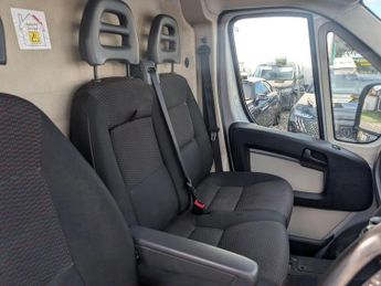 Peugeot Boxer 2.0 BlueHDi 335 Professional L3 H2 Euro 6 5dr