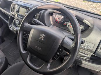 Peugeot Boxer 2.0 BlueHDi 335 Professional L3 H2 Euro 6 5dr
