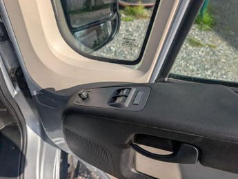 Peugeot Boxer 2.0 BlueHDi 335 Professional L3 H2 Euro 6 5dr