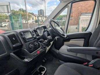 Peugeot Boxer 2.0 BlueHDi 335 Professional L3 H2 Euro 6 5dr