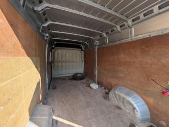 Peugeot Boxer 2.0 BlueHDi 335 Professional L3 H2 Euro 6 5dr