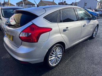 Ford Focus 1.0T EcoBoost Zetec Euro 5 (s/s) 5dr