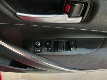 Toyota Corolla 1.8 VVT-h Design CVT Euro 6 (s/s) 5dr
