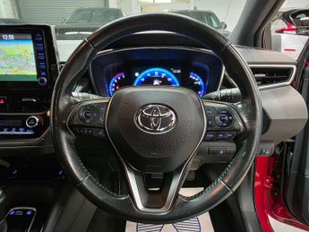Toyota Corolla 1.8 VVT-h Design CVT Euro 6 (s/s) 5dr