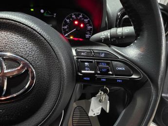 Toyota Yaris 1.5 VVT-h Icon E-CVT Euro 6 (s/s) 5dr