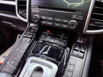 Porsche Cayenne 3.0 V6 E-Hybrid S Platinum Edition TiptronicS 4WD Euro 6 (s/s) 5