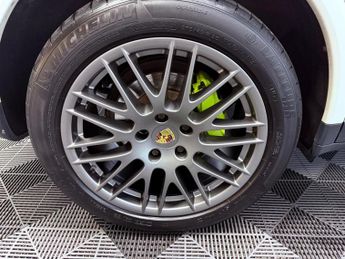 Porsche Cayenne 3.0 V6 E-Hybrid S Platinum Edition TiptronicS 4WD Euro 6 (s/s) 5