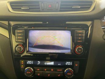 Nissan Qashqai 1.3 DIG-T Acenta Premium SUV 5dr Petrol Manual Euro 6 (s/s) (140