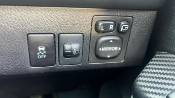 Toyota RAV4 2.0 V-Matic Icon SUV 5dr Petrol Multidrive S 4WD Euro 5 (151 ps)