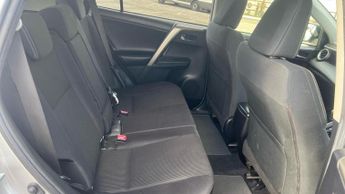 Toyota RAV4 2.0 V-Matic Icon SUV 5dr Petrol Multidrive S 4WD Euro 5 (151 ps)