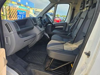 Peugeot Boxer 2.2 HDi 330 Professional L1 H1 4dr
