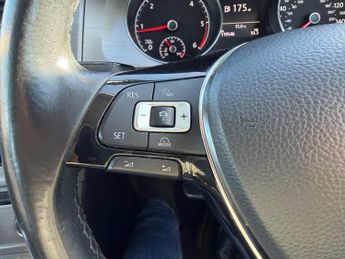 Volkswagen Golf 2.0 TDI BlueMotion Tech SE DSG Euro 5 (s/s) 5dr