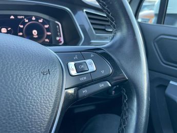 Volkswagen Tiguan 2.0 TDI SEL DSG 4Motion Euro 6 (s/s) 5dr