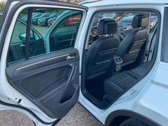 Volkswagen Tiguan 2.0 TDI SEL DSG 4Motion Euro 6 (s/s) 5dr