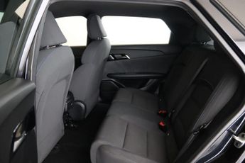 MG MG4 64kWh SE Long Range Auto 5dr