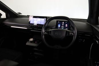 MG MG4 64kWh SE Long Range Auto 5dr