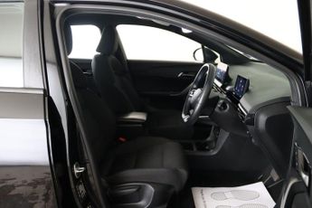 MG MG4 64kWh SE Long Range Auto 5dr