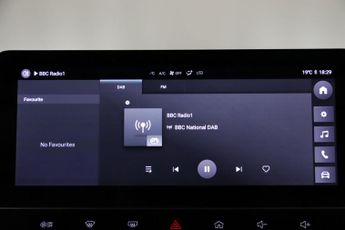 MG MG4 64kWh SE Long Range Auto 5dr