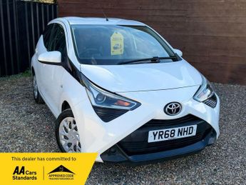 Toyota AYGO 1.0 VVT-i x-play Hatchback 5dr Petrol Manual Euro 6 (71 ps)