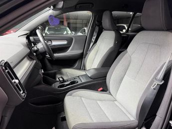 Volvo XC40 2.0 B3 MHEV Core DCT Auto Euro 6 (s/s) 5dr