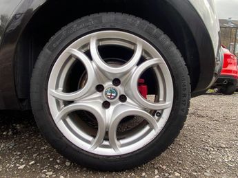 Alfa Romeo MiTo 1.6 JTDM-2 Distinctive Euro 5 (s/s) 3dr