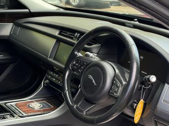 Jaguar XF 2.0d Portfolio Auto Euro 6 (s/s) 4dr