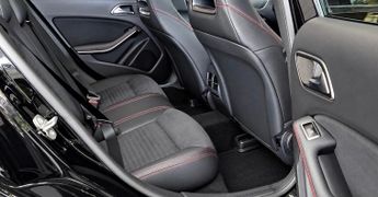 Mercedes-Benz GLA 1.6 GLA180 AMG Line Edition 7G-DCT Euro 6 (s/s) 5dr