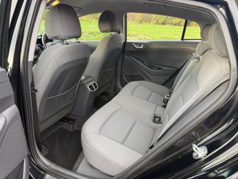 Hyundai IONIQ 38.3kWh Premium Auto 5dr
