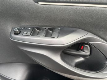 Toyota Yaris 1.5 VVT-h Excel E-CVT Euro 6 (s/s) 5dr