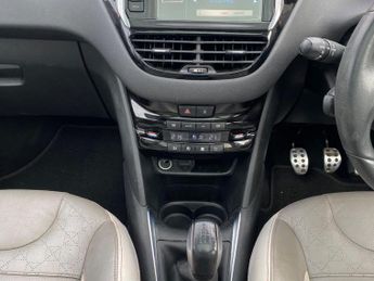 Peugeot 208 1.6 e-HDi Roland Garros Euro 5 (s/s) 5dr