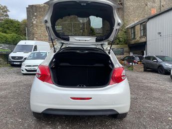 Peugeot 208 1.6 e-HDi Roland Garros Euro 5 (s/s) 5dr