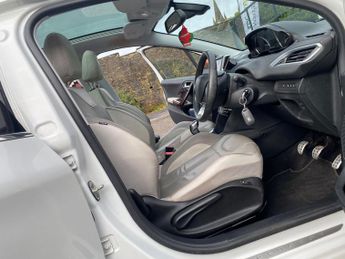 Peugeot 208 1.6 e-HDi Roland Garros Euro 5 (s/s) 5dr