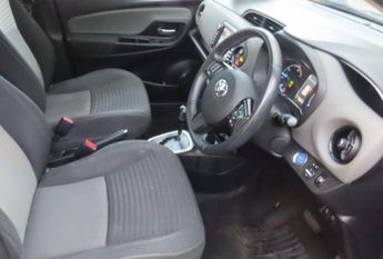 Toyota Yaris 1.5 VVT-h Icon Tech E-CVT Euro 6 (s/s) 5dr