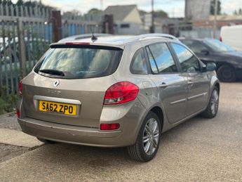 Renault Clio 1.6 VVT Dynamique TomTom Sport Tourer Auto Euro 5 5dr