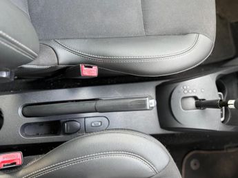 Renault Clio 1.6 VVT Dynamique TomTom Sport Tourer Auto Euro 5 5dr