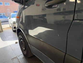 Mercedes-Benz eSprinter 55kWh Progressive Auto FWD L2 H2 5dr 20kW Charger