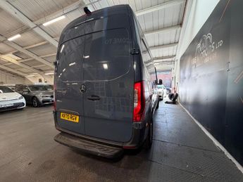 Mercedes-Benz eSprinter 55kWh Progressive Auto FWD L2 H2 5dr 20kW Charger