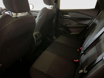 Nissan Qashqai 1.3 DIG-T MHEV N-Connecta SUV 5dr Petrol Hybrid Manual Euro 6 (s