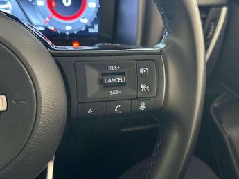 Nissan Qashqai 1.3 DIG-T MHEV N-Connecta SUV 5dr Petrol Hybrid Manual Euro 6 (s