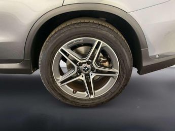 Mercedes-Benz GLC 2.0 GLC220d AMG Line SUV 5dr Diesel G-Tronic+ 4MATIC Euro 6 (s/s