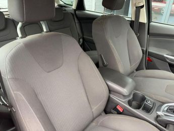 FORD FOCUS 1.6 Titanium Hatchback 5dr Petrol Manual Euro 5 (125 ps) *GREAT 
