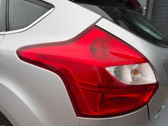FORD FOCUS 1.6 Titanium Hatchback 5dr Petrol Manual Euro 5 (125 ps) *GREAT 