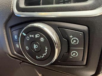 FORD FOCUS 1.6 Titanium Hatchback 5dr Petrol Manual Euro 5 (125 ps) *GREAT 