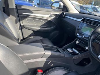 MG MG ZS 44.5kWh Exclusive Auto 5dr