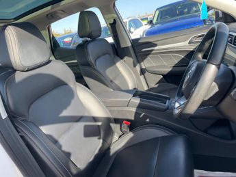 MG MG ZS 44.5kWh Exclusive Auto 5dr